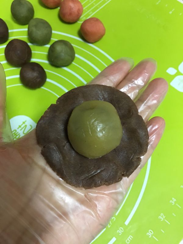 桃山皮流心月饼and桃山皮月饼
