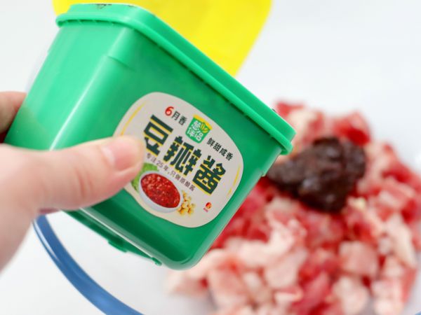 槐花虾仁酱肉包