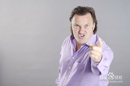 黄毅清喷思念女儿的王宝强：用力过猛？