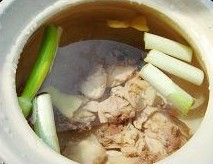 香菇春笋煲鸡汤