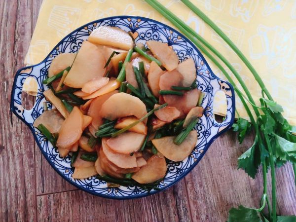 素炒土豆片芹菜