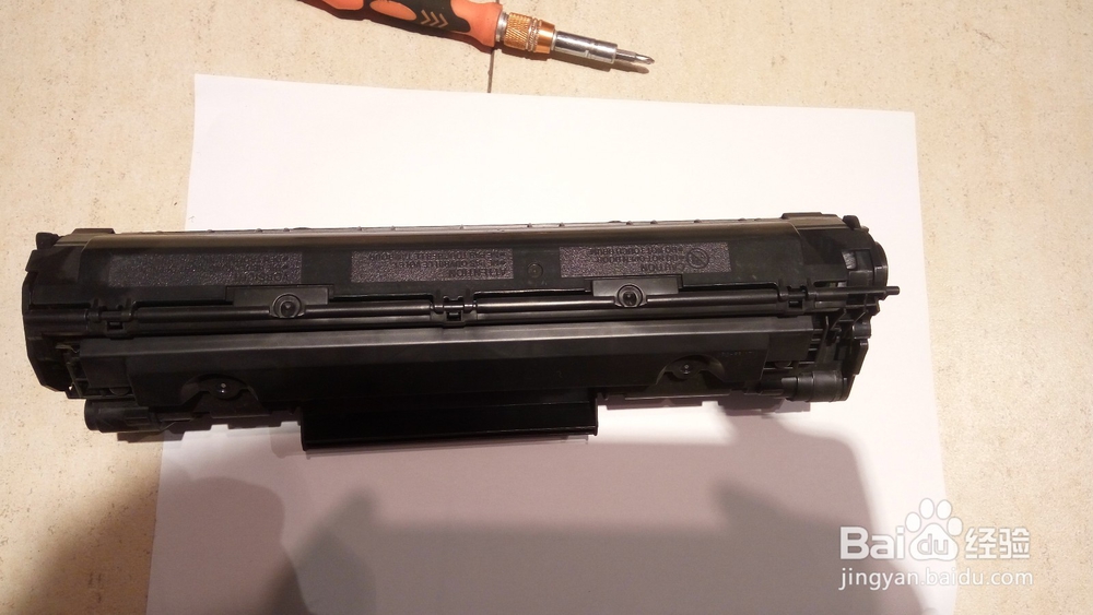 HP惠普P1007打印机打印黑色条痕废粉仓清理
