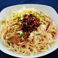 家常热干面的做法