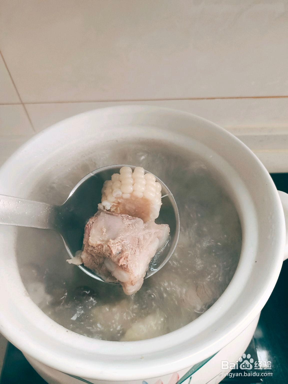 三药玉米排骨汤的做法
