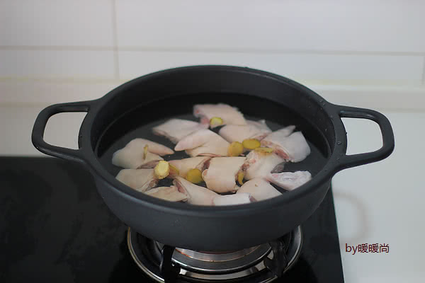 南乳花生烧猪蹄