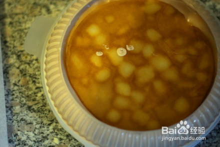 如何做出香气四溢的巧克力慕斯蛋糕？