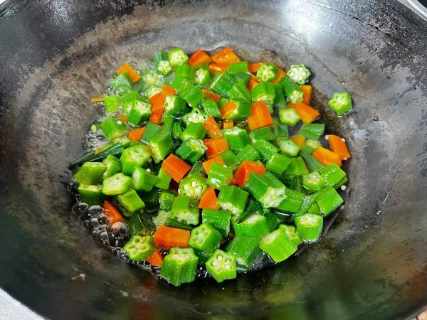 夏日出品凉拌秋葵