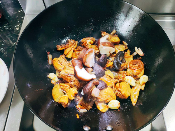 红烧香菇走地鸡