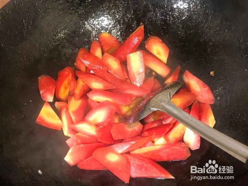 番茄胡萝卜牛腩煲的做法
