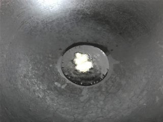 美味的河虾豆腐汤