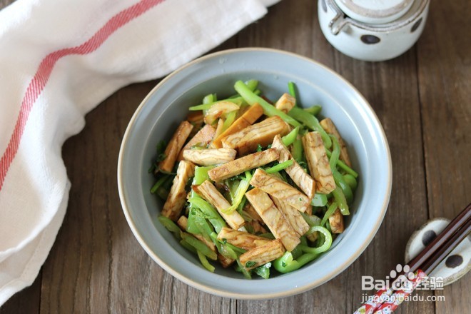 青椒炒香干的做法