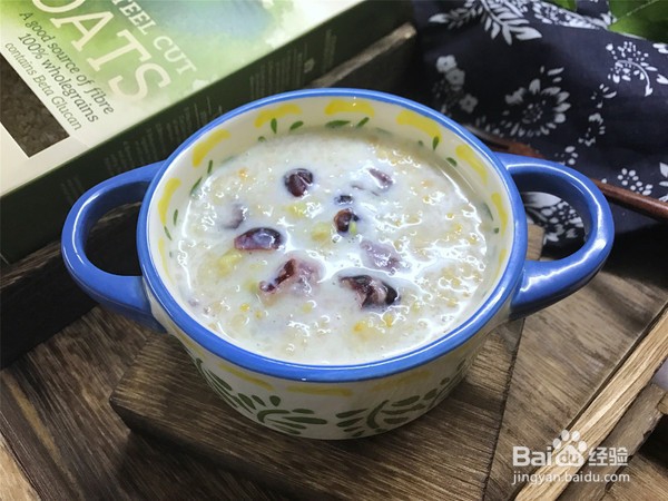 牛奶香蕉蔓越莓燕麦粥的做法