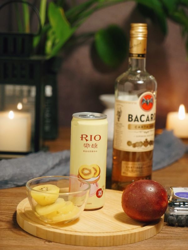 自制金色微醺鸡尾酒百加得金朗姆