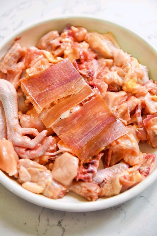 花雕火腿蒸土鸡