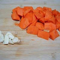 西兰花炒口蘑的做法