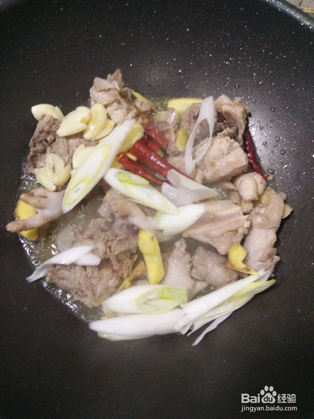 土豆焖鸡的做法