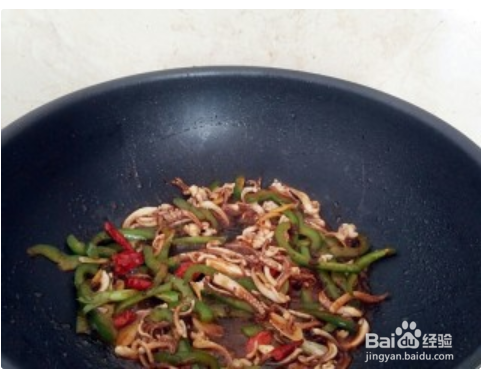 制作酱爆鱿鱼丝