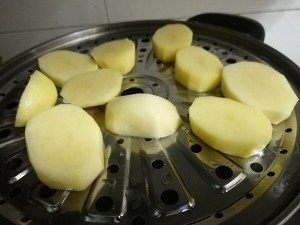 养生食补精准到克的土豆泥虾球菜谱!