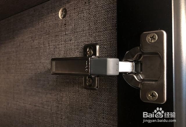 定制衣柜怎么选?这里有一份衣柜选购攻略