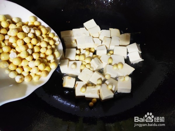 鸡头米烧豆腐的制作方法