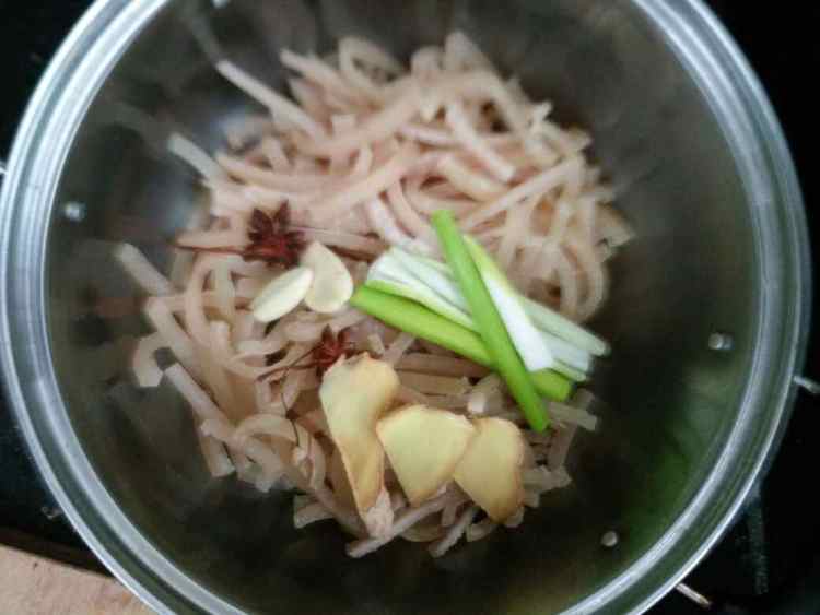 自制皮冻这样做才美味