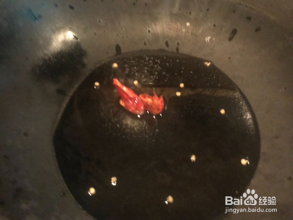 家常尖椒炒肥肠的做法