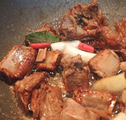 家制红烧排骨的小窍门