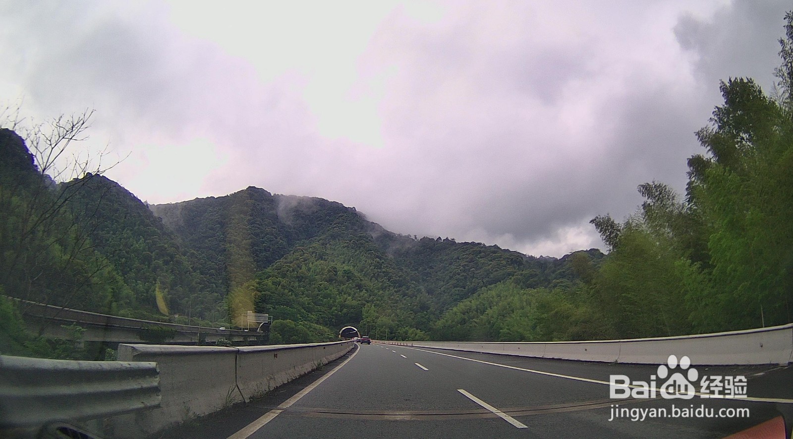 如何在高速路上拍出漂亮的天空美景