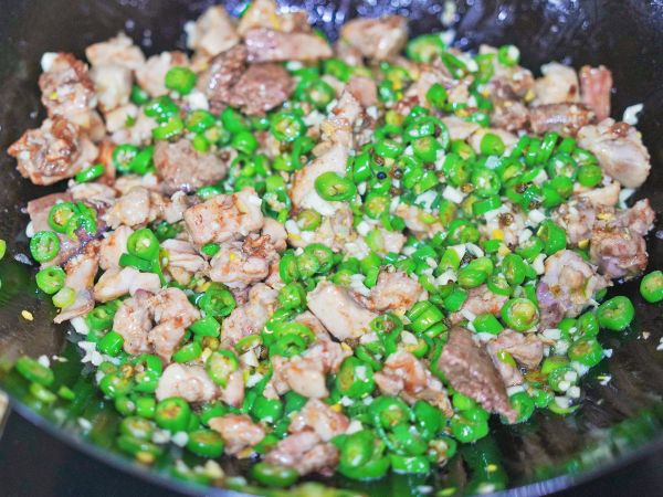 家常川菜椒香青椒兔