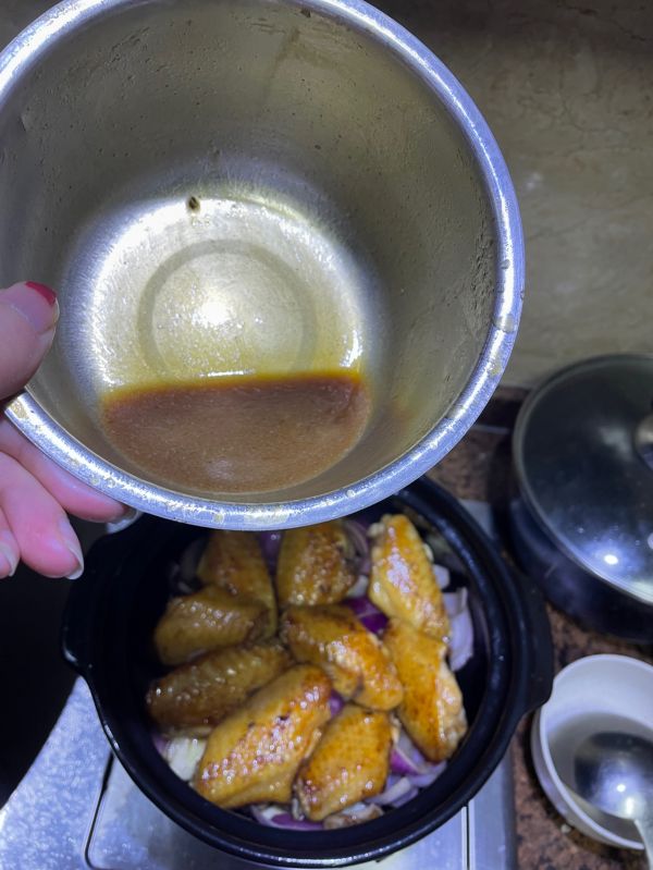 沙姜鸡翅啫啫煲