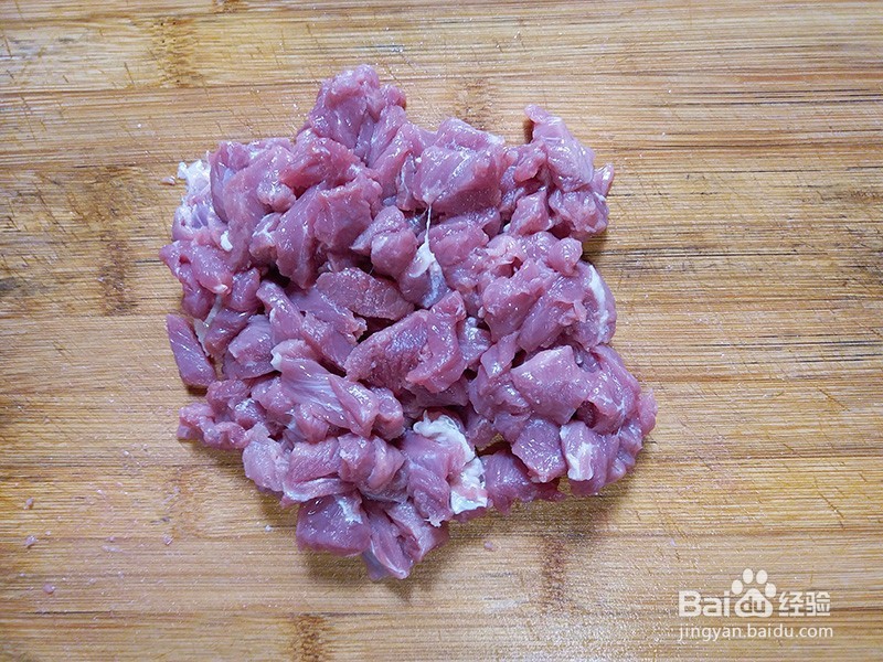 教你葱爆牛肉的做法，葱香味浓肉嫩，好吃又健康