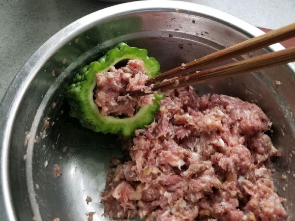 苦瓜酿肉黄豆汤