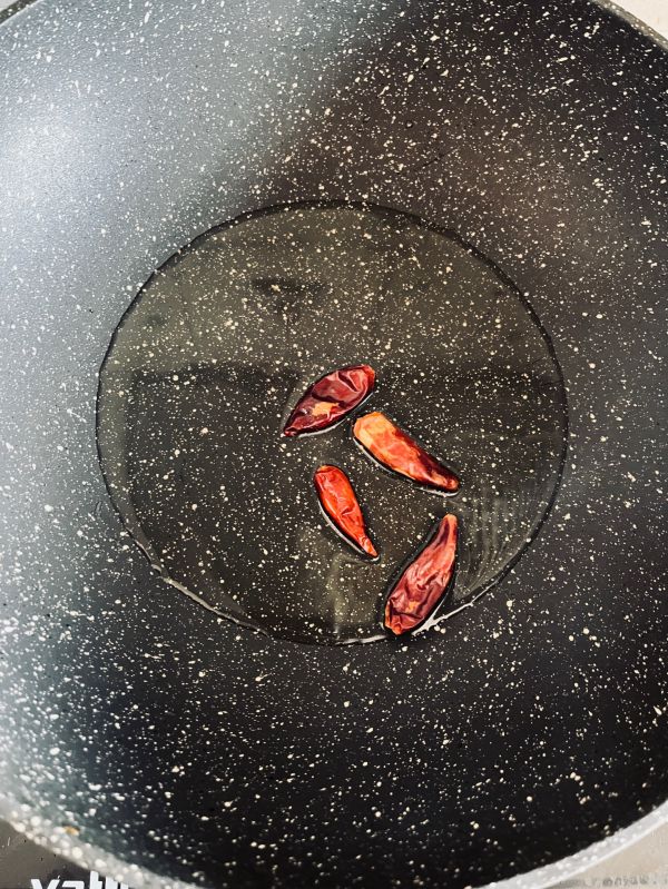 黄蚬子干爆炒大头菜