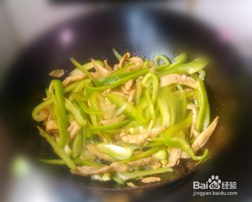 家常青椒炒鸡丝