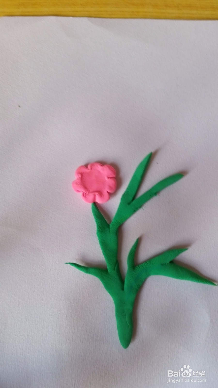 漂亮的梅花小彩泥制作