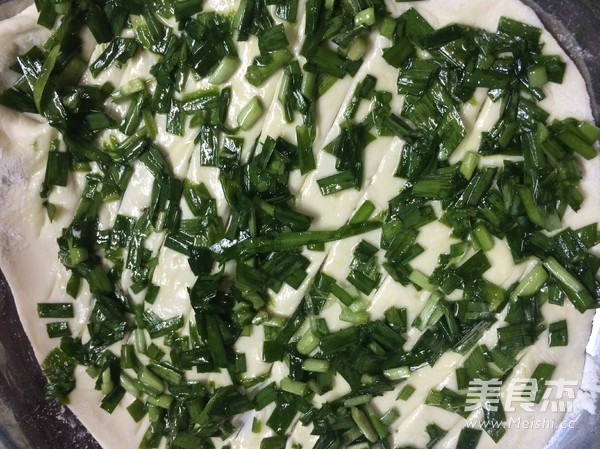手撕韭菜饼的做法
