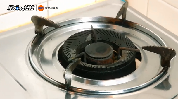 怎样清洗油烟机的油网？