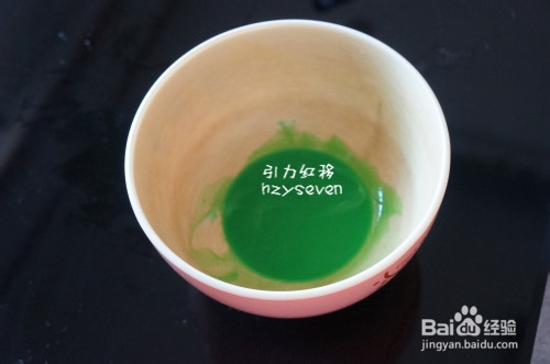 怎样做草莓彩绘戚风蛋糕卷