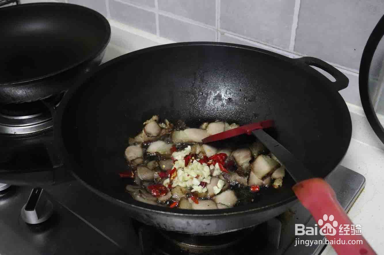 花菜炒腊肉的做法