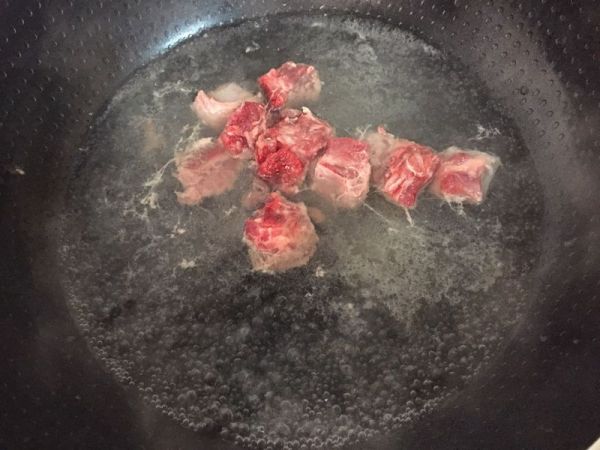 玉米萝卜炖排骨