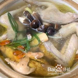 教你怎么做秋冬养生汤水松茸炖乳鸽
