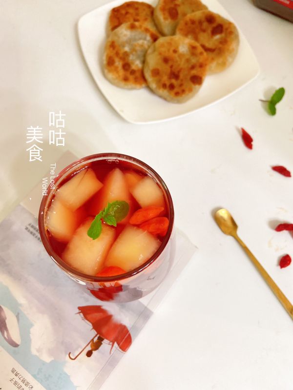 苹果蔓越莓水果茶