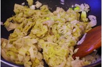 挑逗味蕾炖酸菜的做法