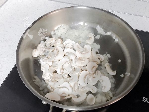 奶油口菇虾仁意面