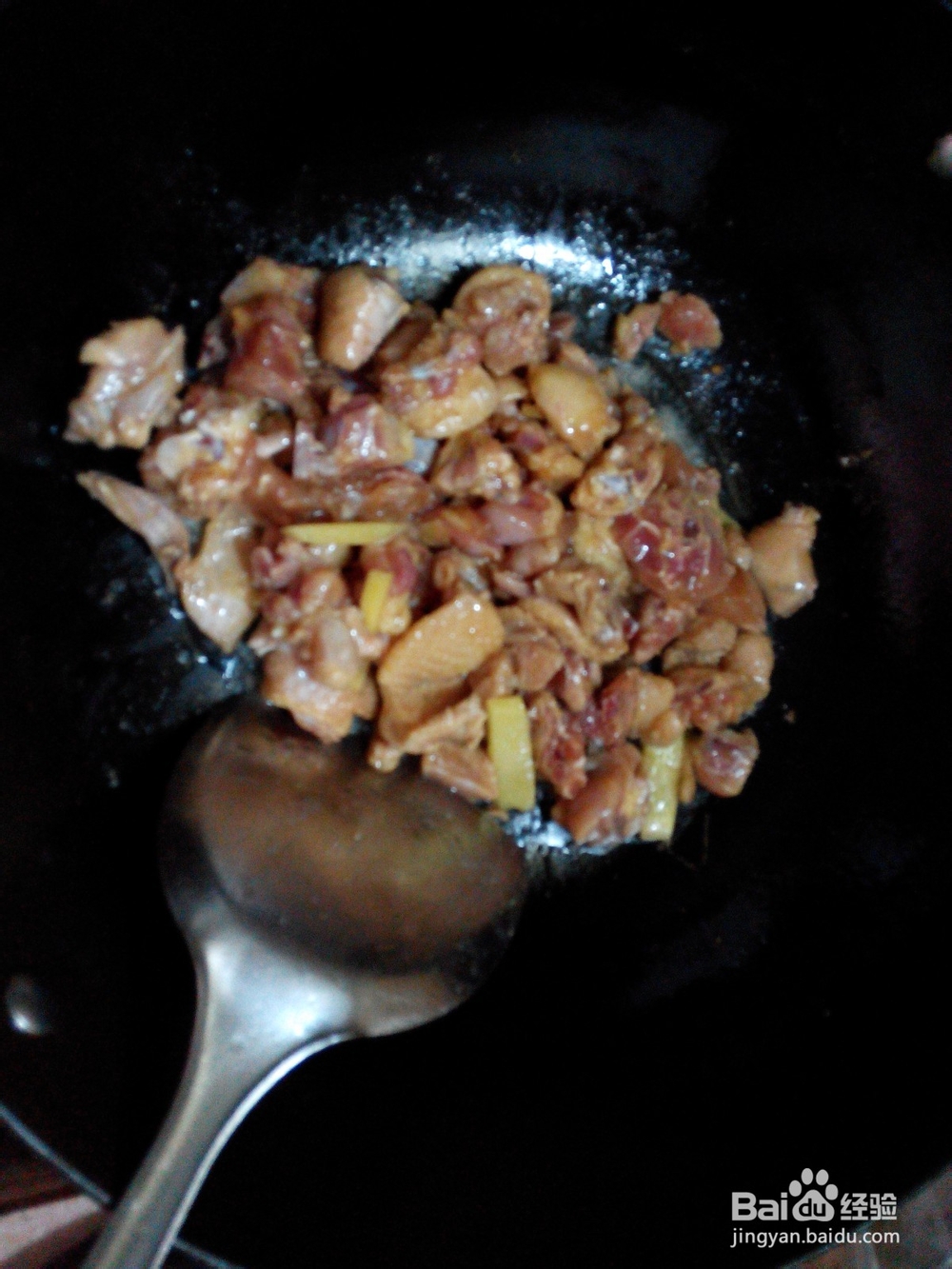 鸡块焖土豆的做法