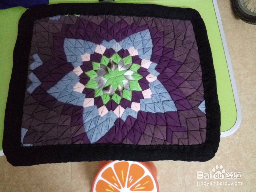 如何旧物利用制作一款精美的手工坐垫