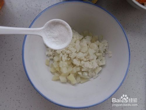 两岁幼儿的蒸菜辅食——肉酱花菜的做法