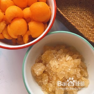 自制香甜枇杷膏