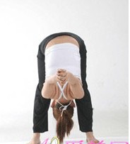 <b>脊柱保健瑜伽动作矫正脊柱侧弯问题</b>