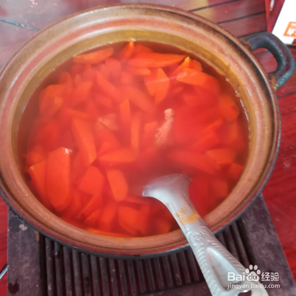 挖红薯煲甜汤